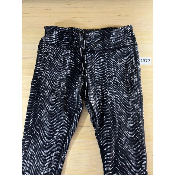 Nike women's size Medium Dri-fit leggings with drawstring and small pocket in th - Picture 11 of 14